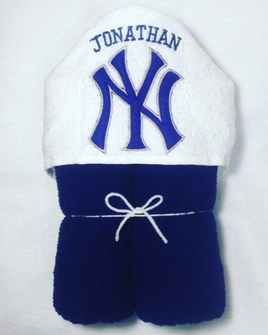 Yankees Hooded Towel