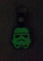 
              Glow-In-The-Dark Storm Trooper Quarter Holder Key Fob
            